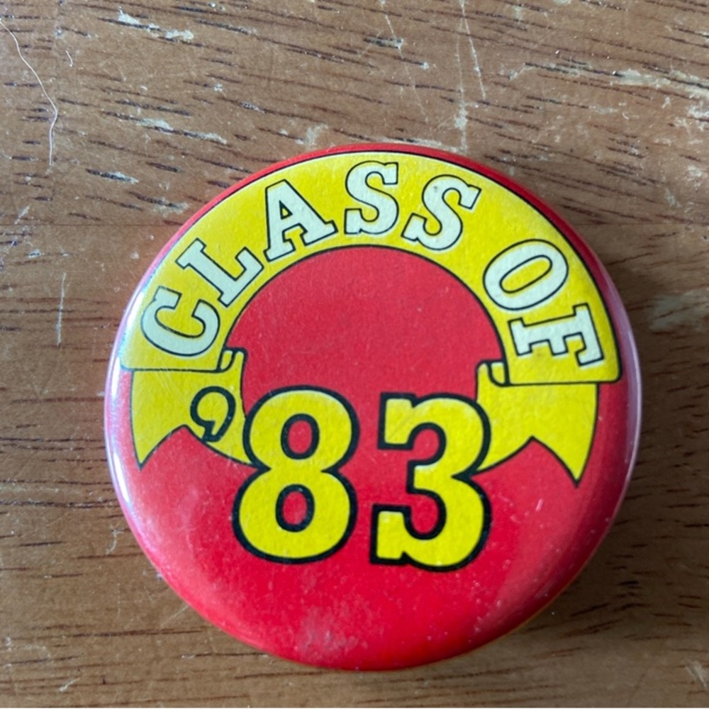 Vintage 80s 1980s Class of '83 Button pin brooch badge 1983 retro metal
